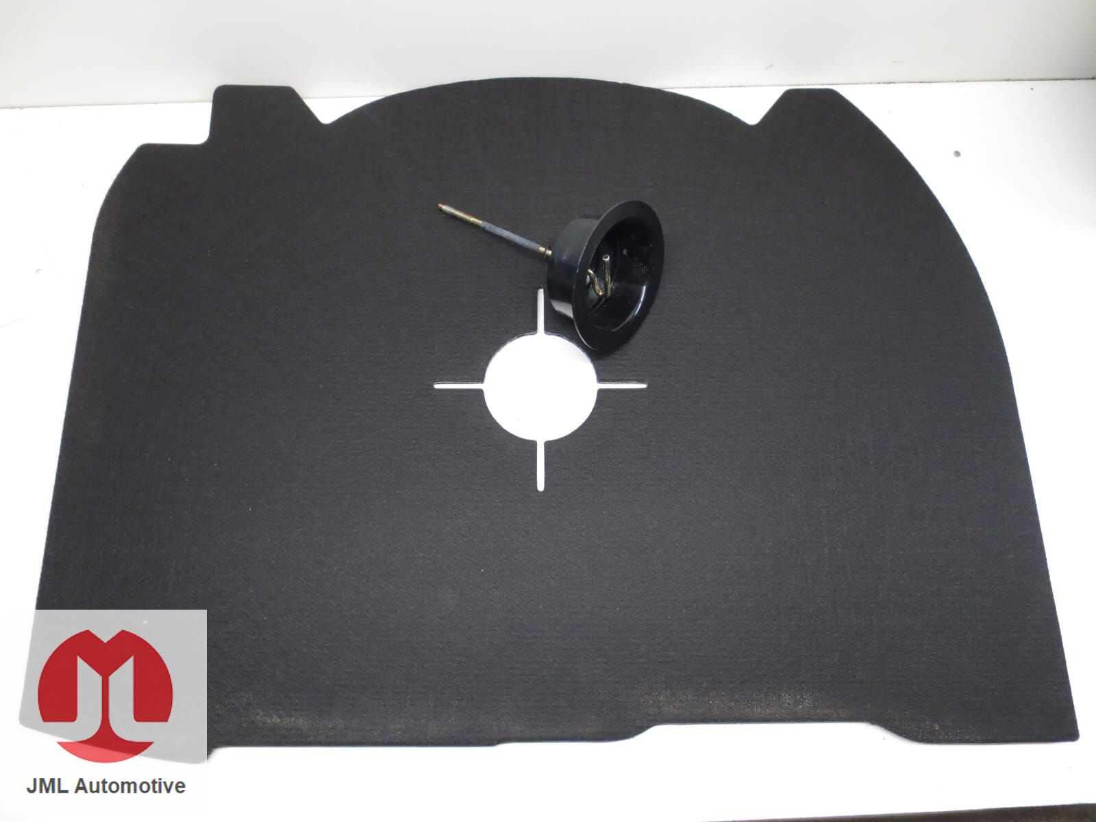 BODEMPLAAT MET BEVESTIGING KOFFERBAK KOFFERRUIMTE MAZDA 2 car mats trunk mat usado en Menorca