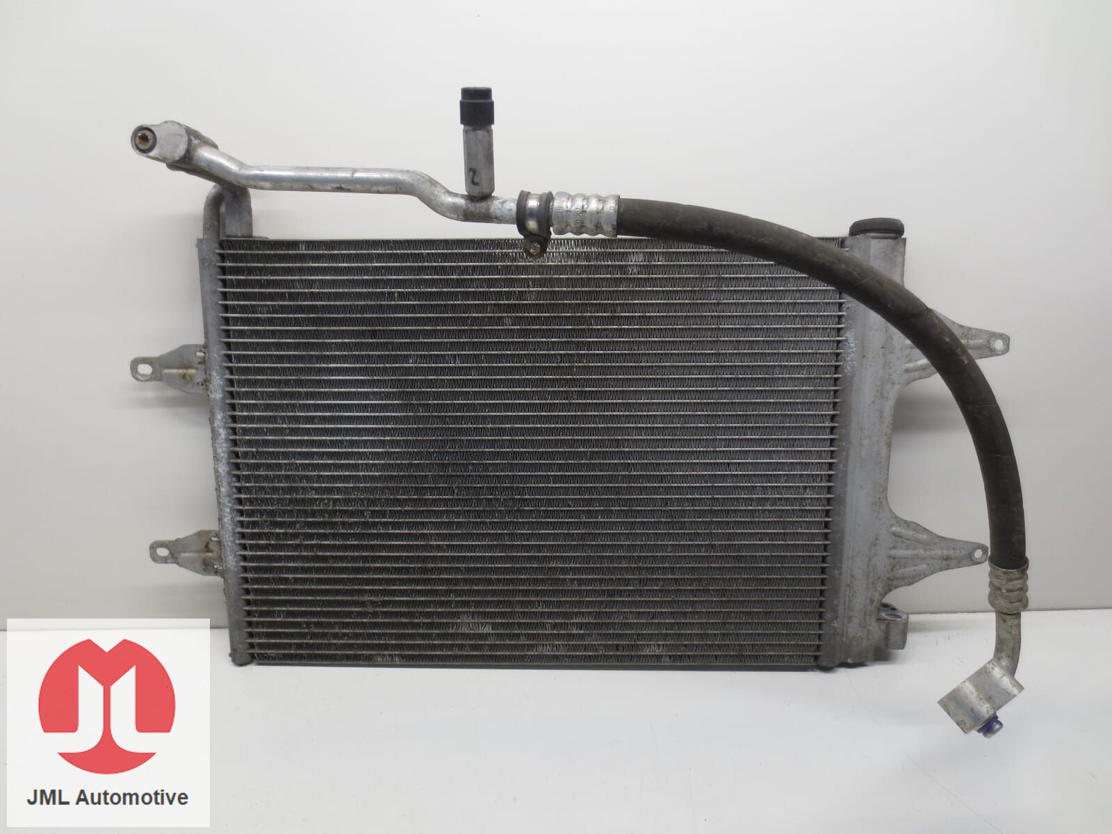 AIRCO CONDENSOR RADIATEUR VW POLO condenser air conditioning radiator usado en Menorca