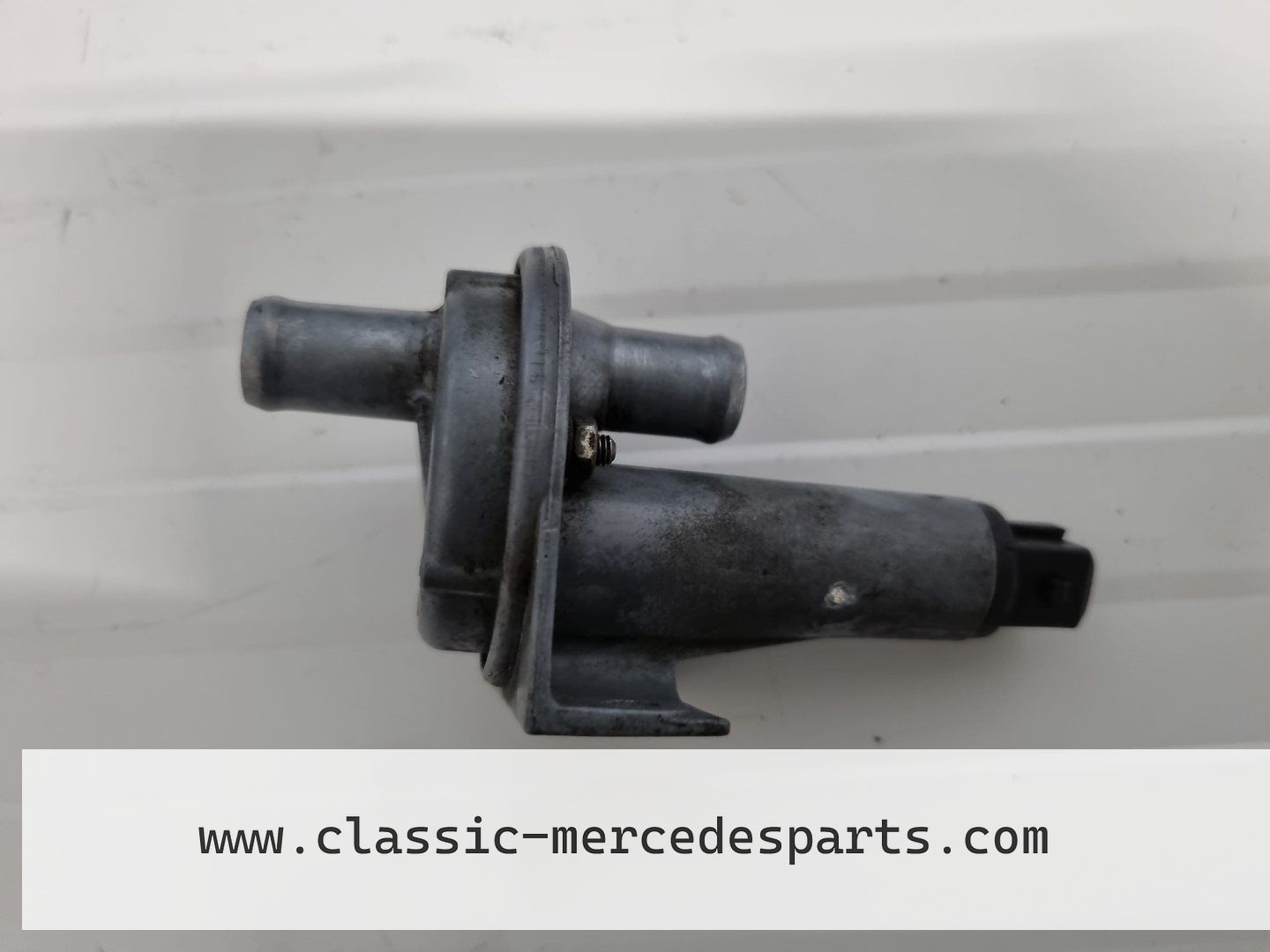 Stationair regelaar Mercedes w123 w460 w107 voor 230 m102 motor of 280 m110 motor idle control valve usado en Menorca