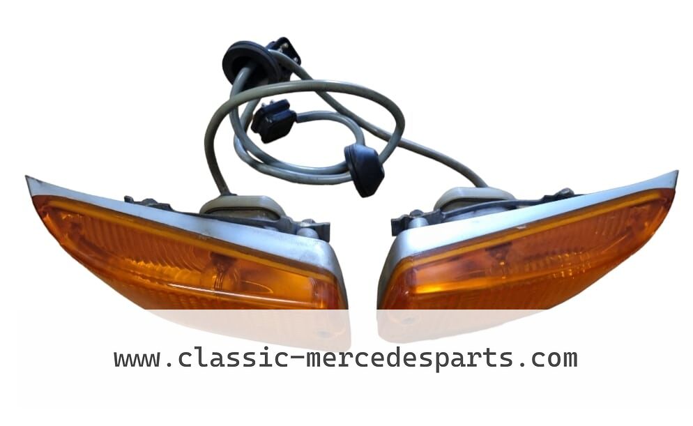 Onderste knipperlicht / richtingaanwijzer Mercedes 107 Bosch blinker left and right usado en Menorca