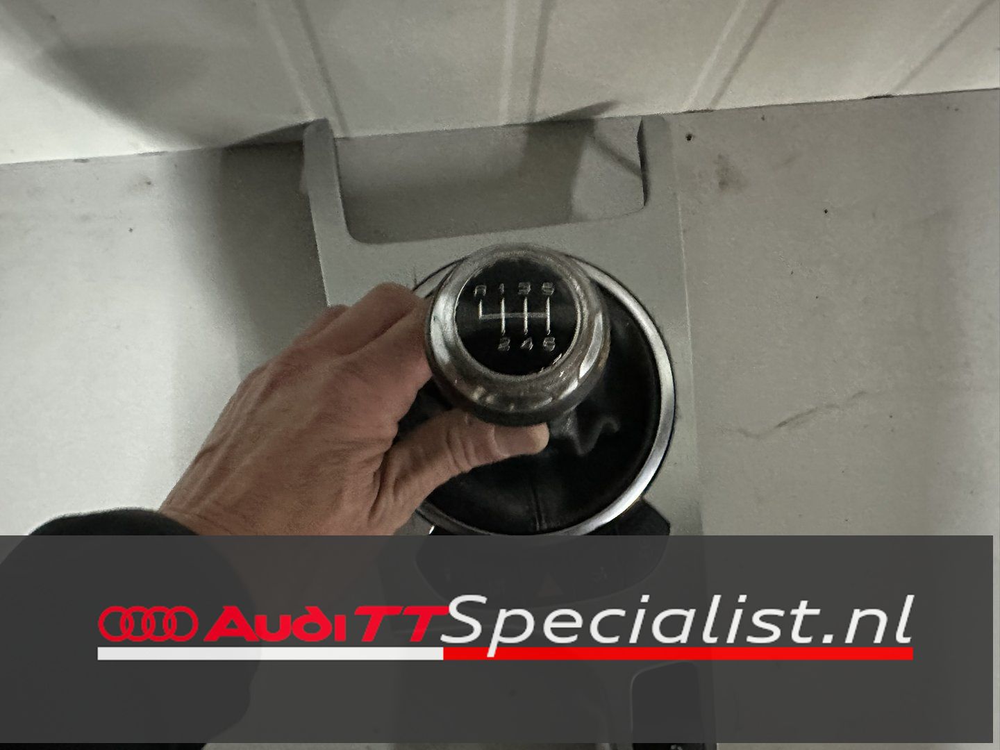 Versnellingspook hoes met stuk middelconsole Audi TT MK2 8J gear lever cover usado en Menorca foto 2
