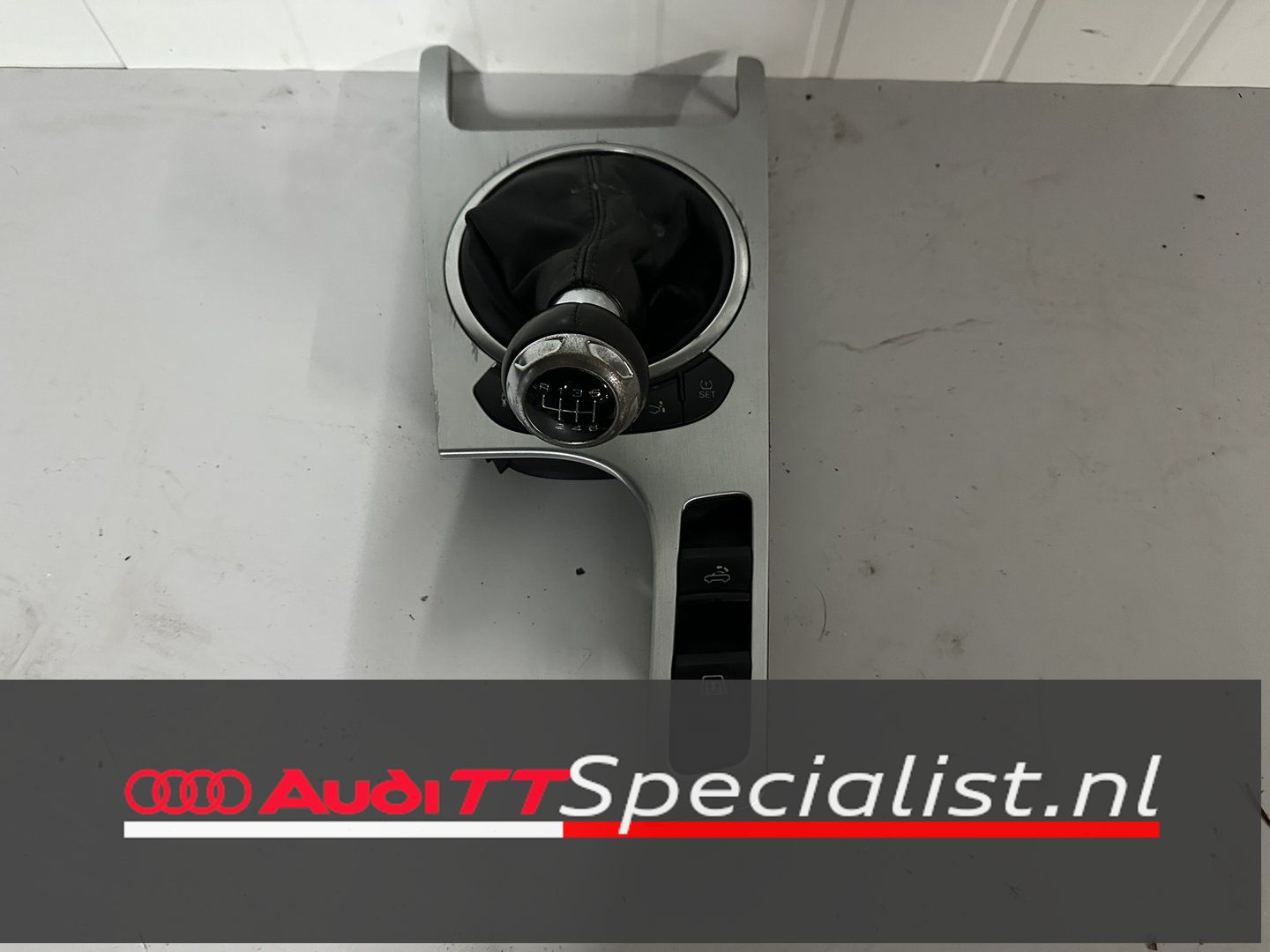 Versnellingspook hoes met stuk middelconsole Audi TT MK2 8J gear lever cover usado en Menorca