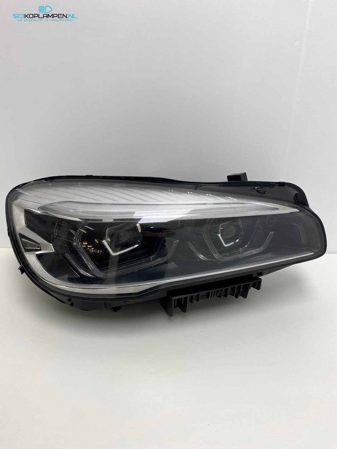 (VR) BMW F45 F46 Facelift Full Led koplamp rechts headlight left and right usado en Menorca foto 2