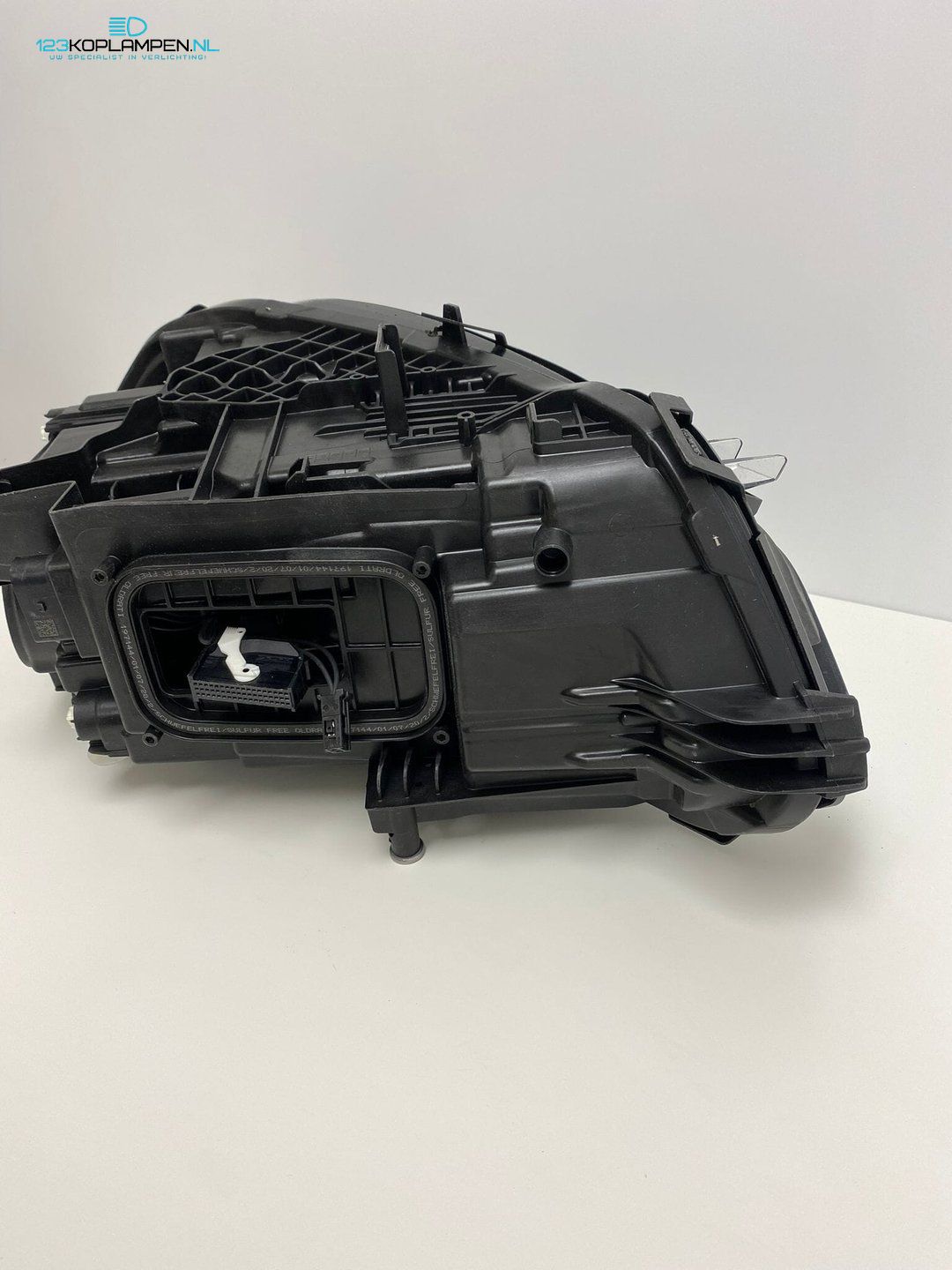 (VR) Mercedes CLA W118 Performance Led koplamp rechts headlight left and right usado en Menorca foto 7