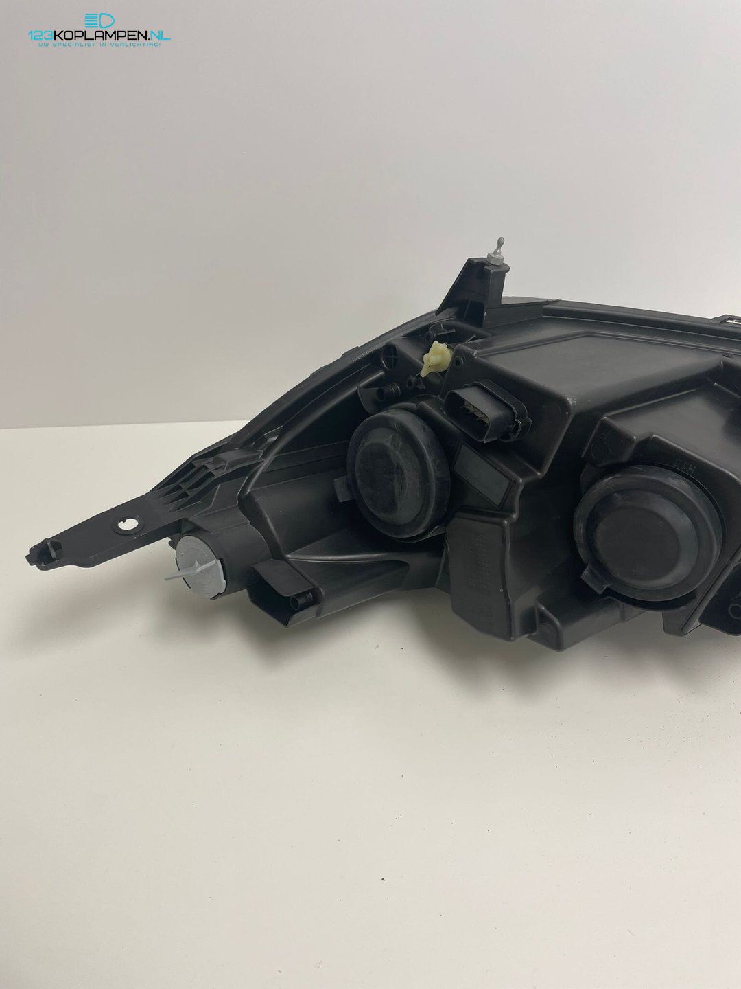 (VR) Ford Transit Courier Connect MK2 koplamp rechts halogeen black headlight left and right usado en Menorca foto 5