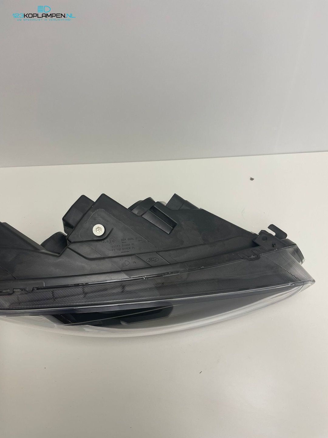 (VR) Ford Transit Courier Connect MK2 koplamp rechts halogeen black headlight left and right usado en Menorca foto 3