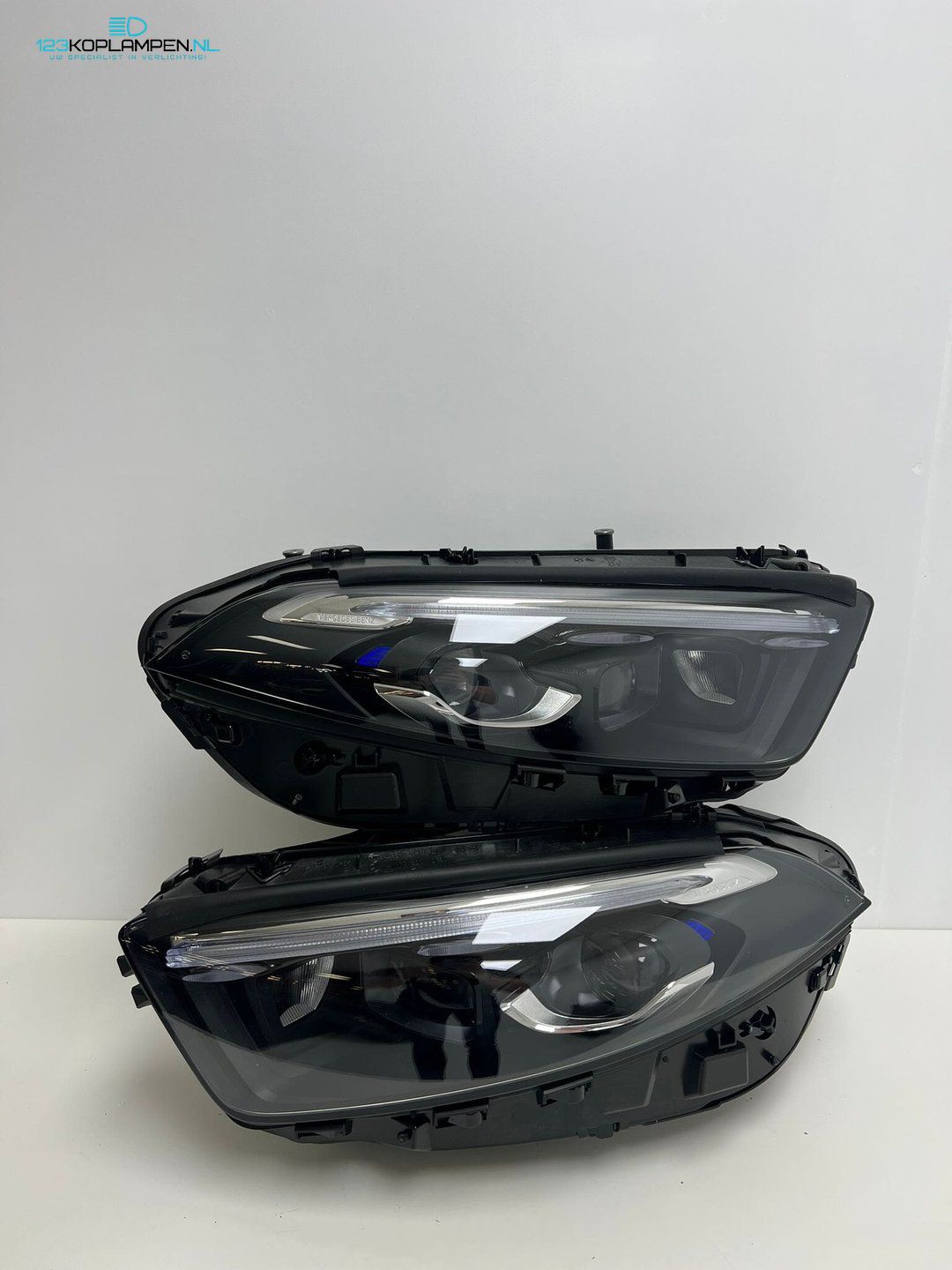 (VR) Mercedes W177 A Clase facelift Multibeam Led koplamp links rechts headlight left and right usado en Menorca
