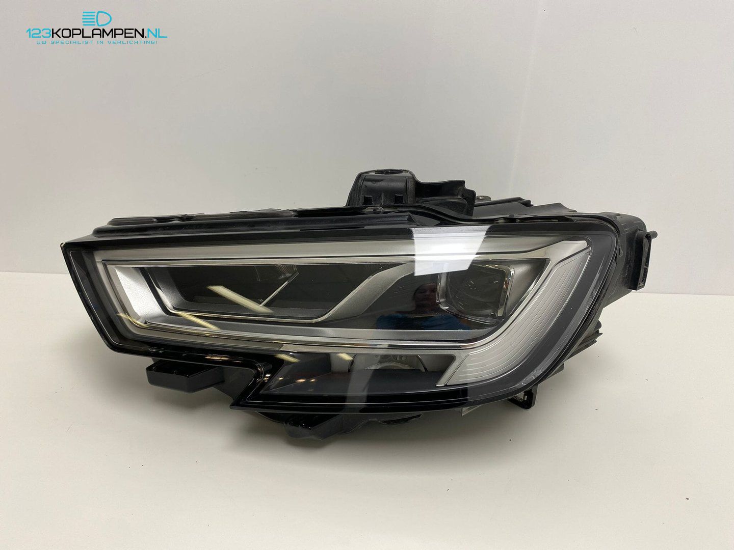 Audi A3 8V Facelift Full Led 033C / 773C koplamp links headlight left and right usado en Menorca