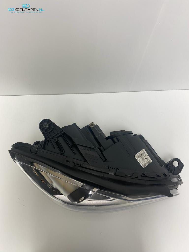 Mercedes C Clase W204 Bi Xenon ILS koplamp rechts headlight left and right usado en Menorca foto 3