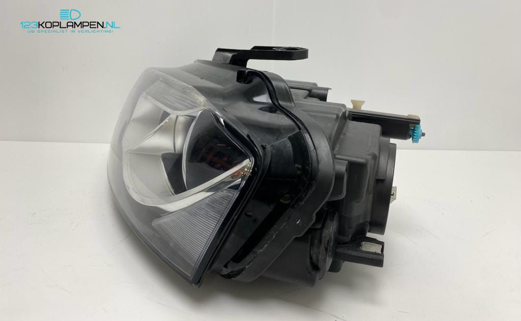 Audi A3 Sportback 8P Facelift Bi Xenon LED koplamp links rechts headlight left and right usado en Menorca foto 3
