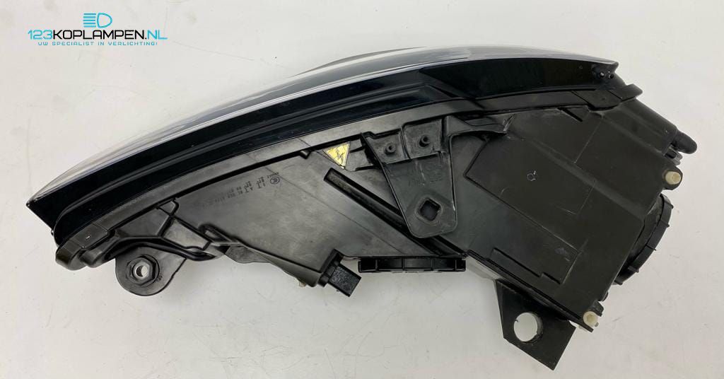 (VR) Audi A3 8V Xenon LED koplamp rechts 060/114K 044L headlight left and right usado en Menorca foto 6