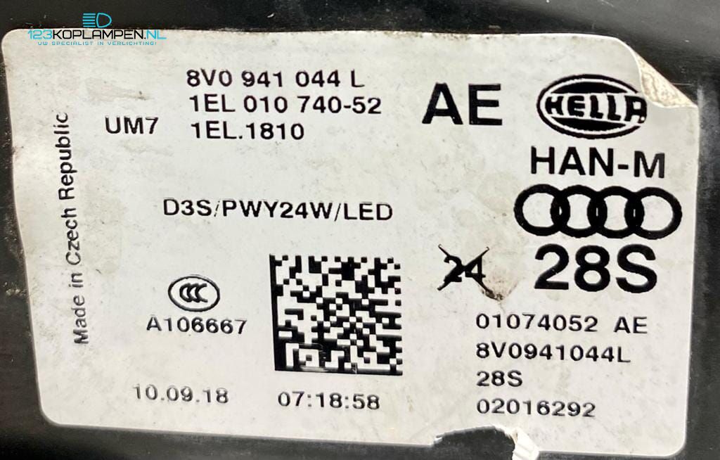 (VR) Audi A3 8V Xenon LED koplamp rechts 060/114K 044L headlight left and right usado en Menorca foto 7
