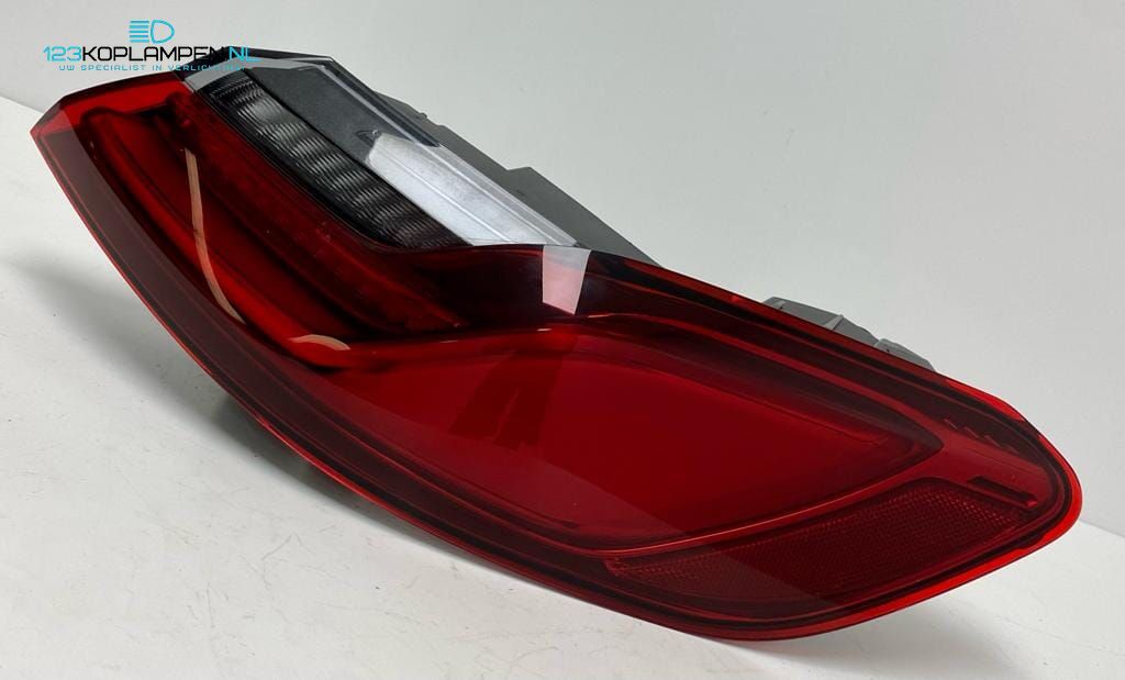 (VR) BMW 8 Serie G14 / G16 achterlicht rechts tail light left and right usado en Menorca