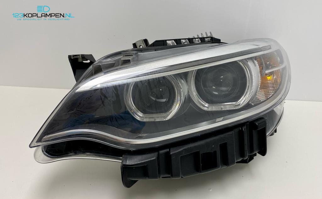 BMW 2 Serie F22 / F23 Bi Xenon LED koplamp links headlight left and right usado en Menorca foto 3