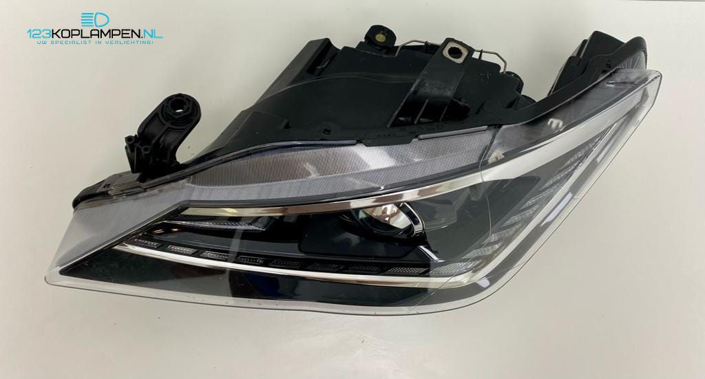 Seat Ibiza 6J Facelift Bi Xenon LED koplamp links headlight left and right usado en Menorca foto 2