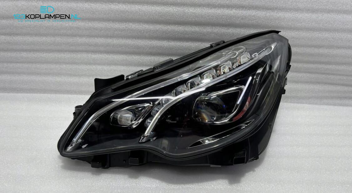 Mercedes E Clase W207 Facelift Full Led Koplamp links headlight left and right usado en Menorca