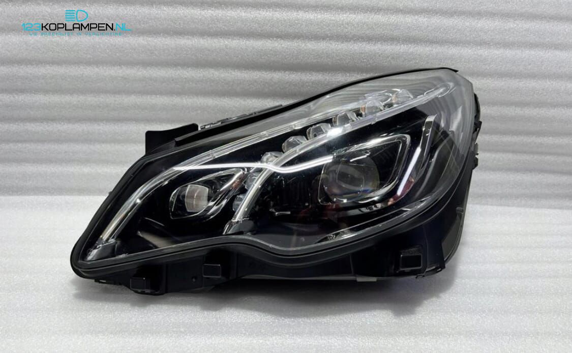Mercedes E Clase W207 Facelift Full Led Koplamp links headlight left and right usado en Menorca foto 4