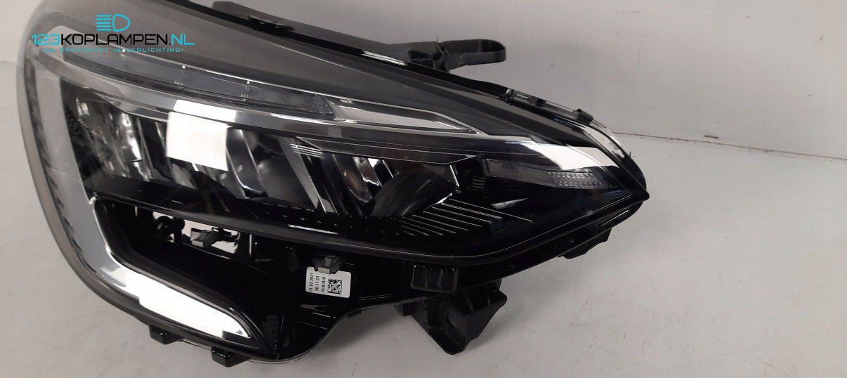 Renault Clio 5 Full led koplamp rechts headlight left and right usado en Menorca foto 3