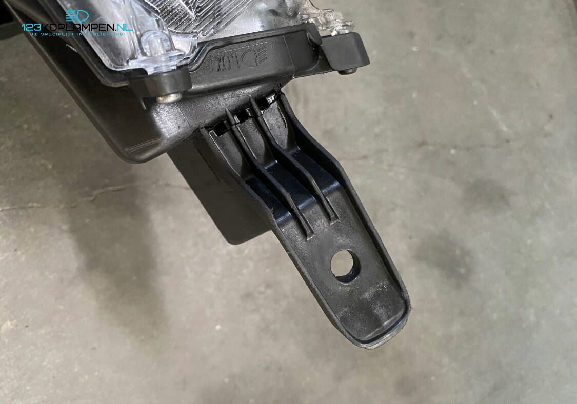 Toyota Yaris Cross koplamp links rechts headlight left and right usado en Menorca foto 7
