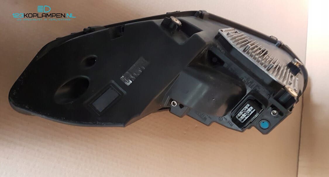 Aston Martin DB11 koplamp rechts headlight left and right usado en Menorca foto 3