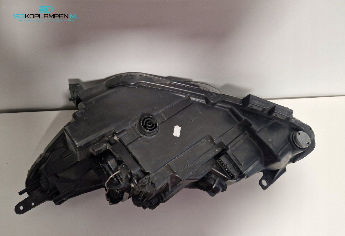 Opel Corsa D Facelift koplamp rechts headlight left and right usado en Menorca foto 5