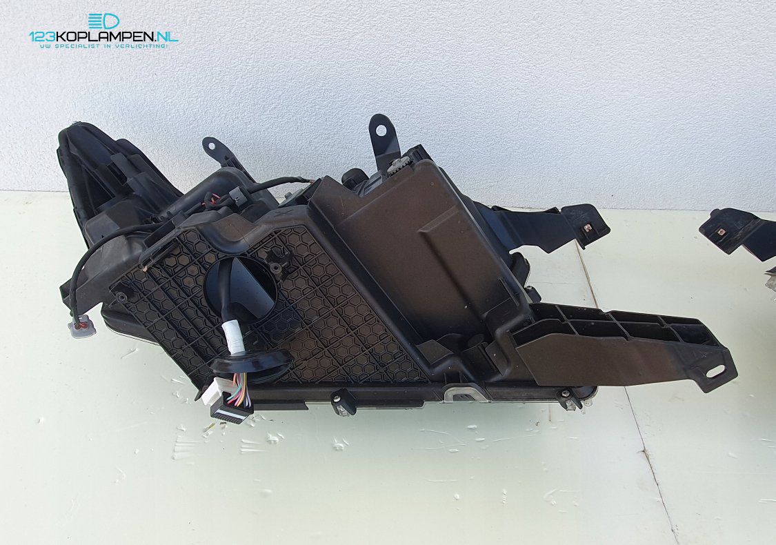 Toyota Land Cruiser 150 Full Led koplamp links rechts headlight left and right usado en Menorca foto 11