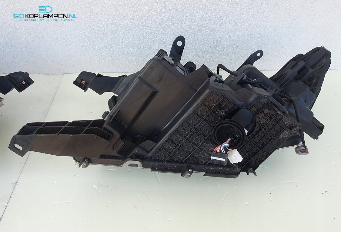 Toyota Land Cruiser 150 Full Led koplamp links rechts headlight left and right usado en Menorca foto 12