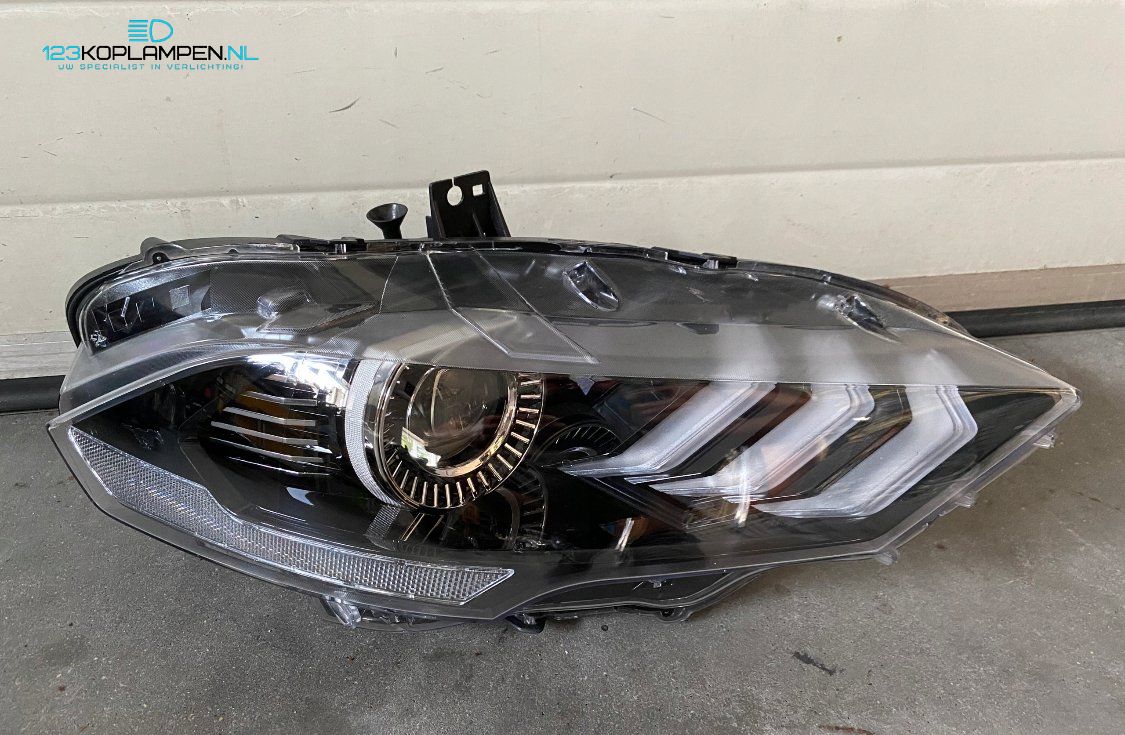 Ford Mustang VI Facelift Full Led Koplamp rechts headlight left and right usado en Menorca