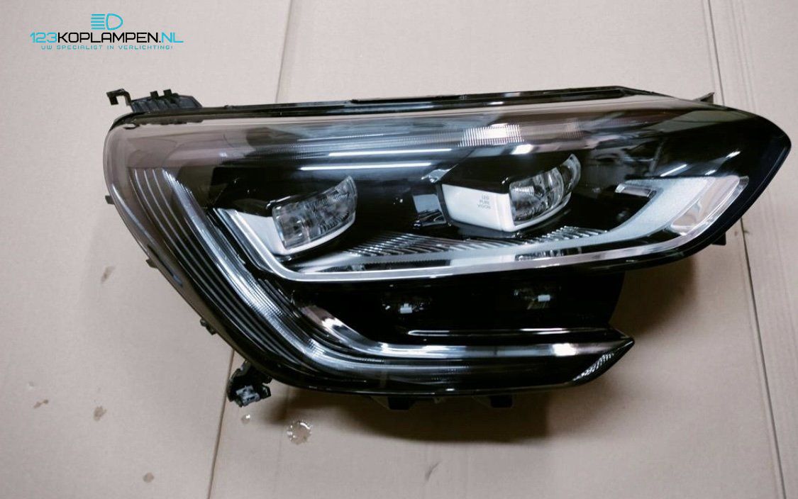 Renault Megane IV / 4 GT / RS knipperlicht koplamp rechts headlight left and right usado en Menorca