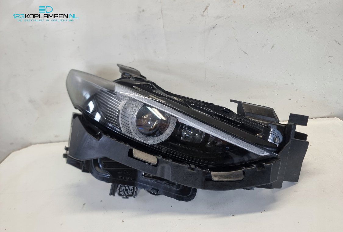 Mazda 3 BP 9 PIN Full Led koplamp rechts headlight left and right usado en Menorca