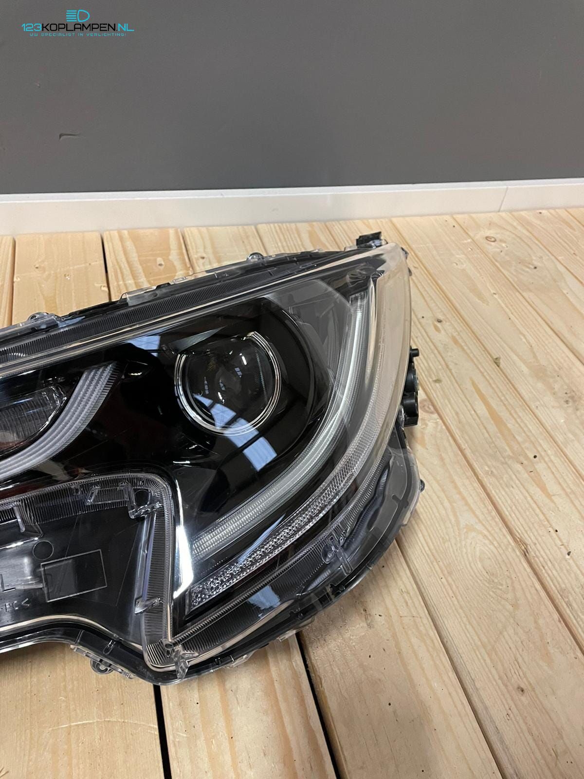 Toyota Corolla E21 hatchback - station Full LED koplamp koplampen links rechts headlight left and right usado en Menorca foto 3