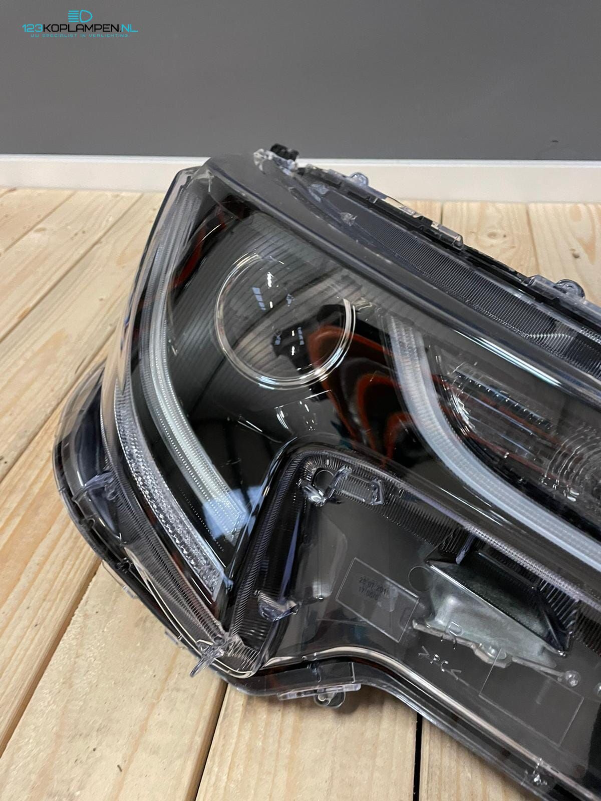 Toyota Corolla E21 hatchback - station Full LED koplamp koplampen links rechts headlight left and right usado en Menorca foto 9