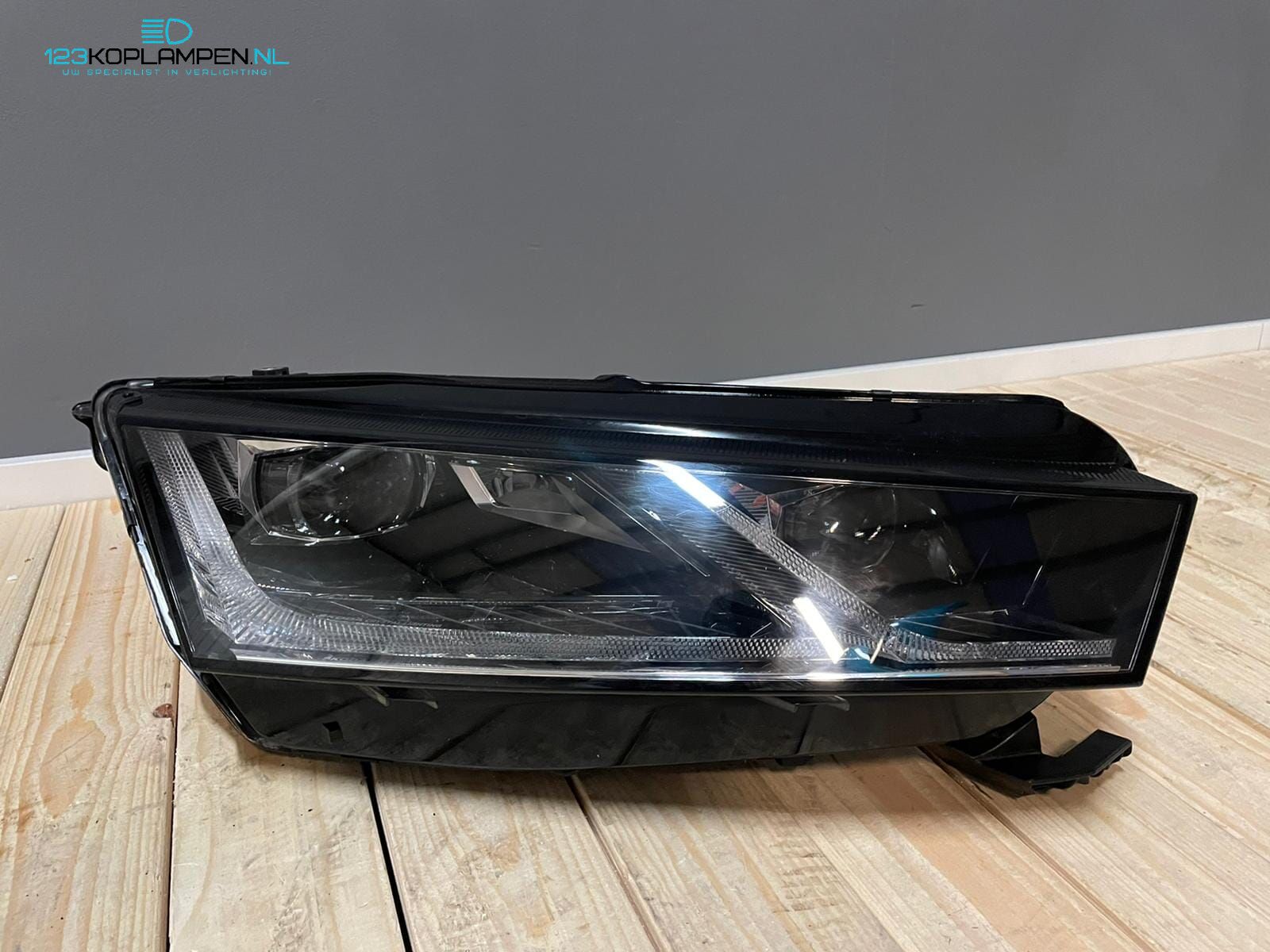 Skoda Octavia 5E Full LED koplamp rechts headlight left and right usado en Menorca foto 3