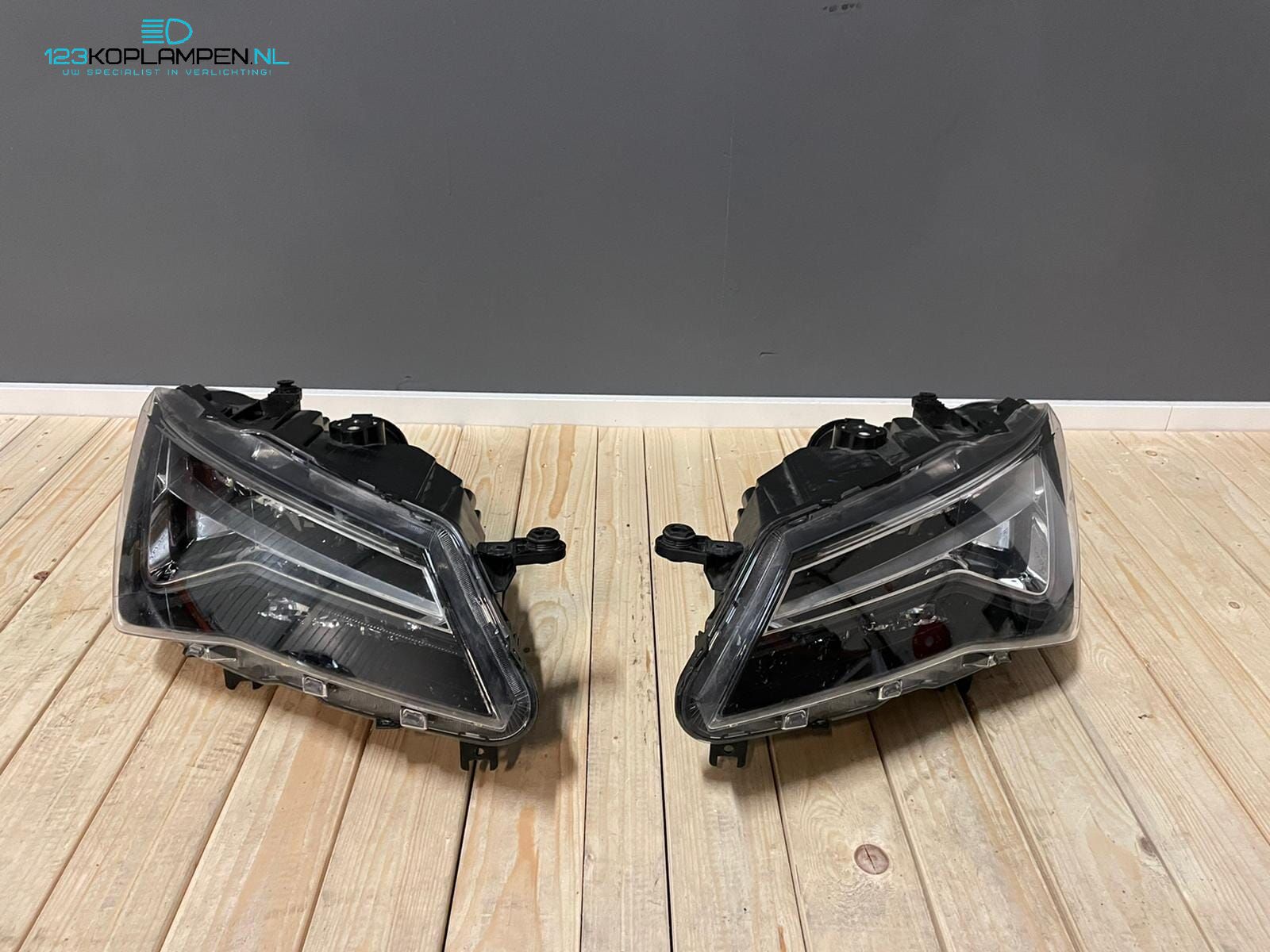 Seat Ateca Full LED koplamp koplampen links rechts kompleet headlight left and right usado en Menorca