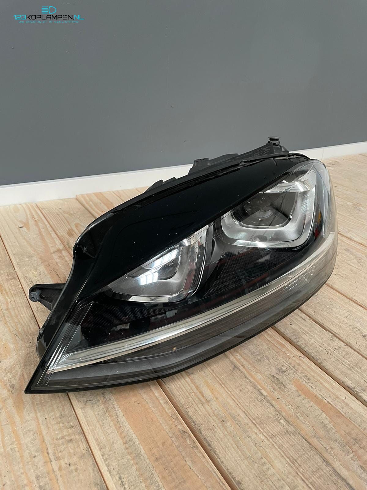VW Volkswagen Golf 7 Xenon koplamp links headlight left and right usado en Menorca foto 2