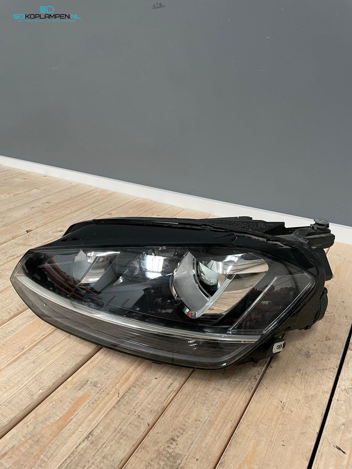 VW Volkswagen Golf 7 Xenon koplamp links headlight left and right usado en Menorca foto 3