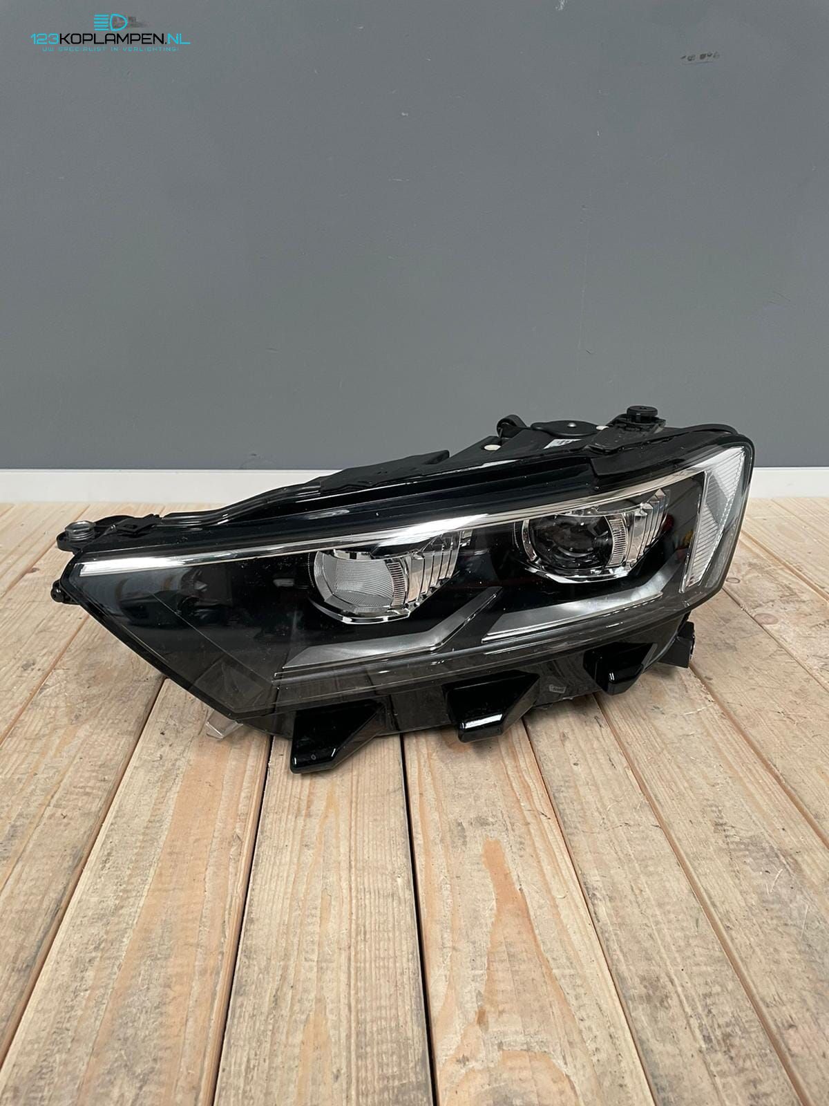 VW Volkswagen T-Roc Full LED koplamp links headlight left and right usado en Menorca