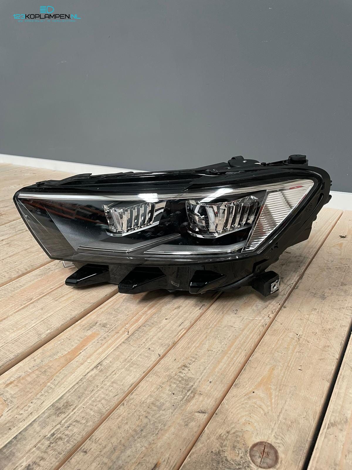 VW Volkswagen T-Roc Full LED koplamp links headlight left and right usado en Menorca foto 3