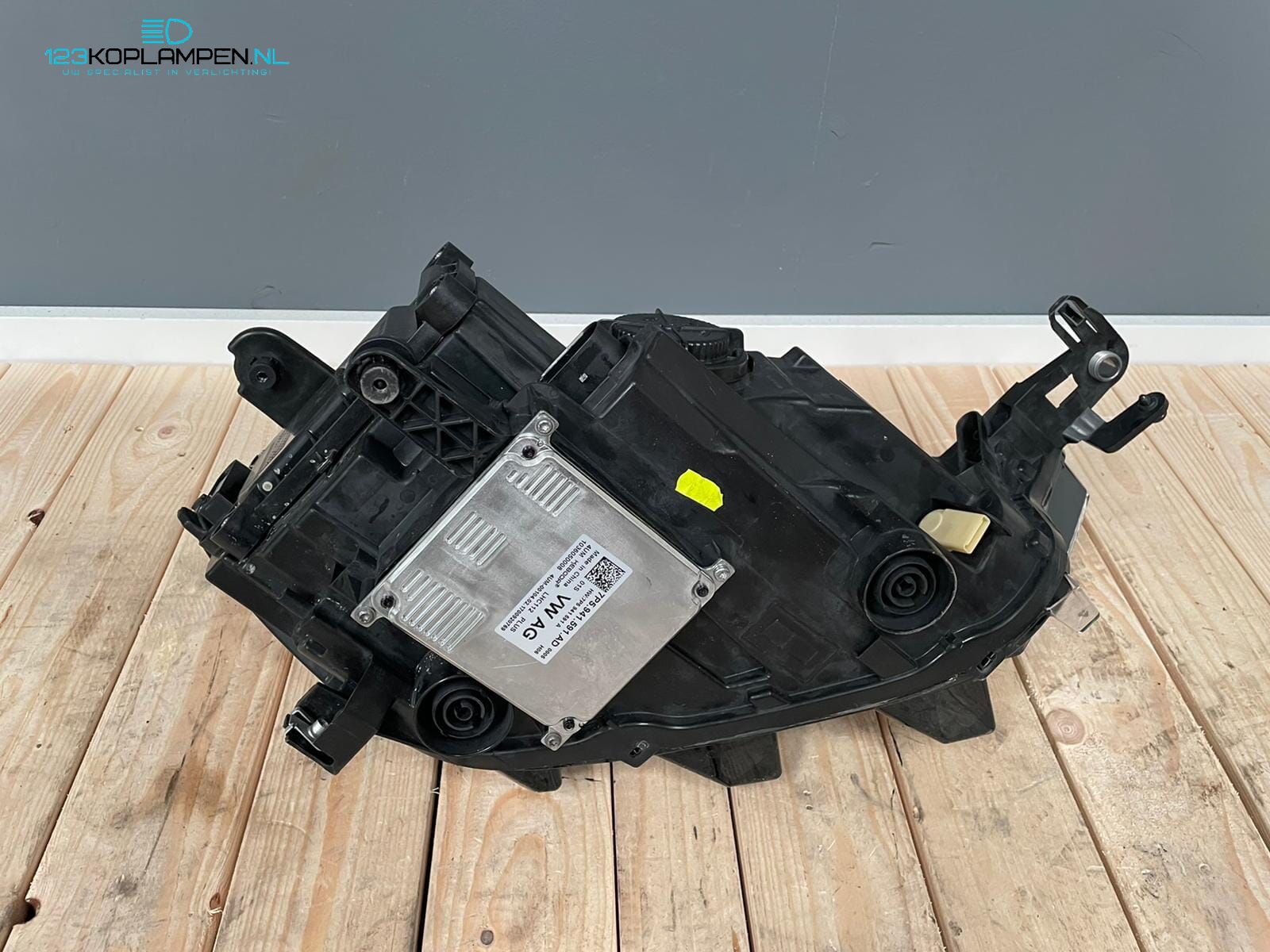 VW Volkswagen T-Roc Full LED koplamp links headlight left and right usado en Menorca foto 6