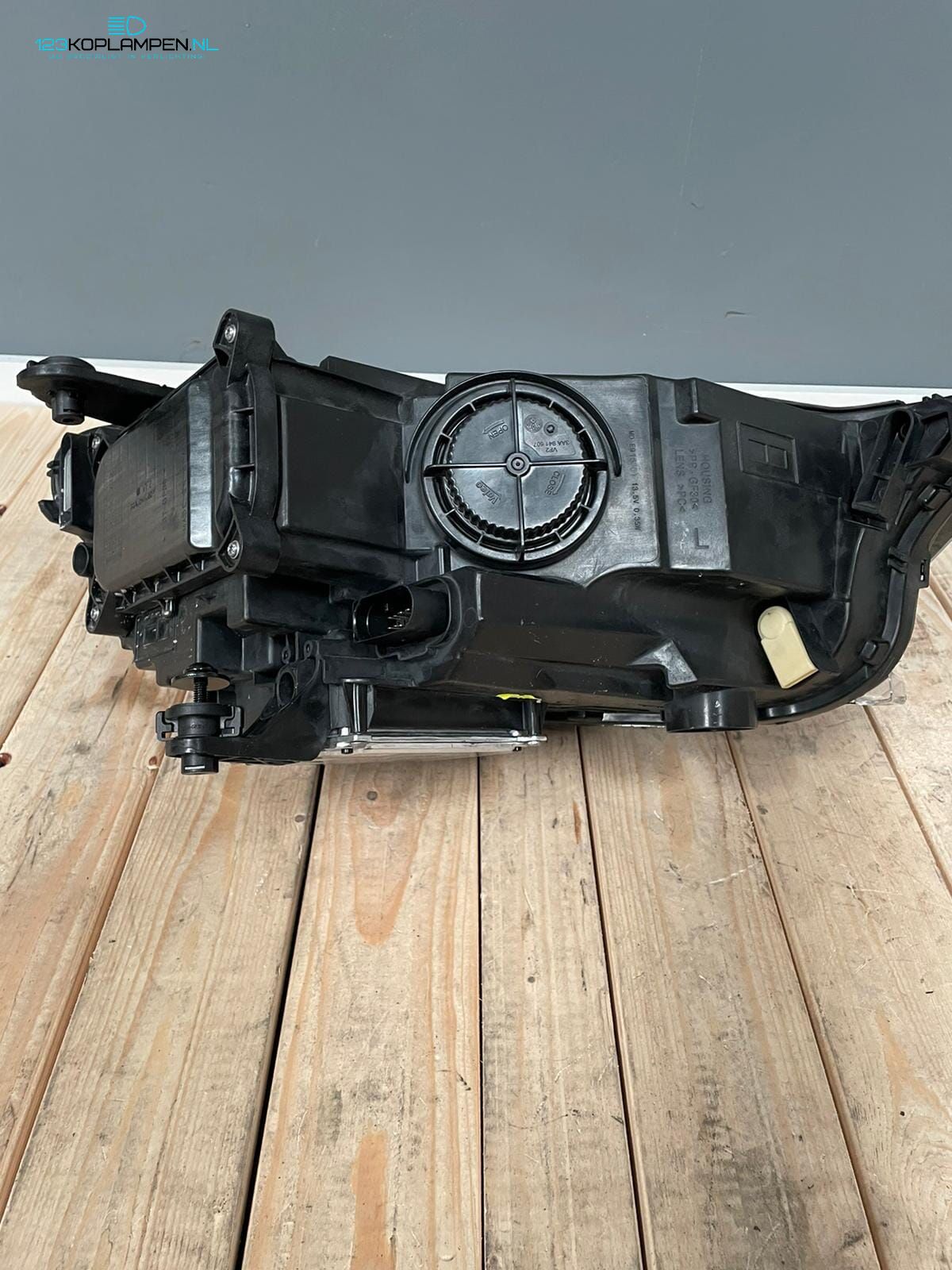 VW Volkswagen T-Roc Full LED koplamp links headlight left and right usado en Menorca foto 7