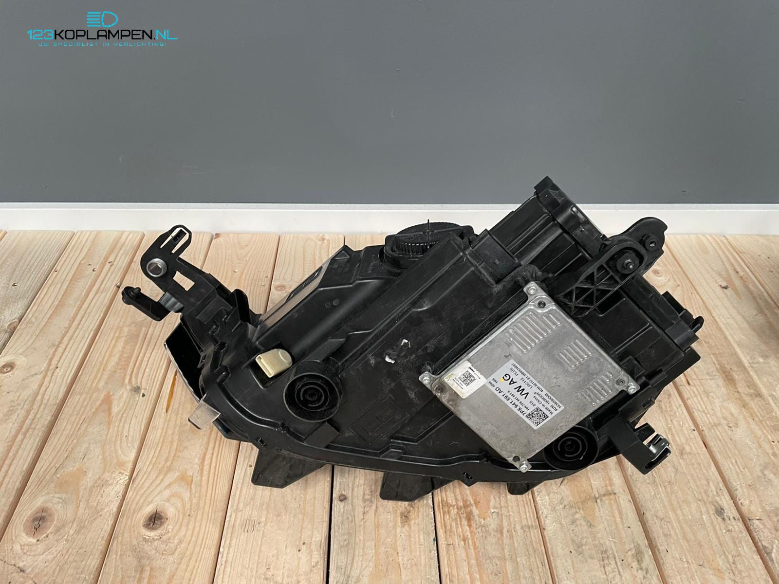 VW Volkswagen T-Roc Full LED koplamp links headlight left and right usado en Menorca foto 8