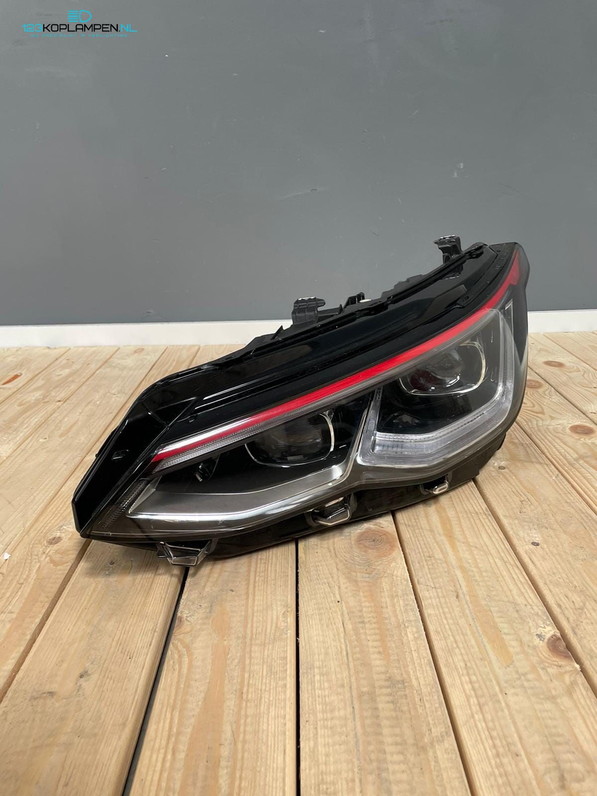 VW Volkswagen Golf 8 GTI IQ LED koplamp links headlight left and right usado en Menorca
