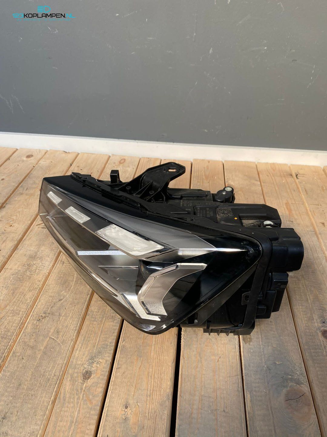 Audi Q2 81A facelift Matrix LED Koplamp links headlight left and right usado en Menorca foto 3