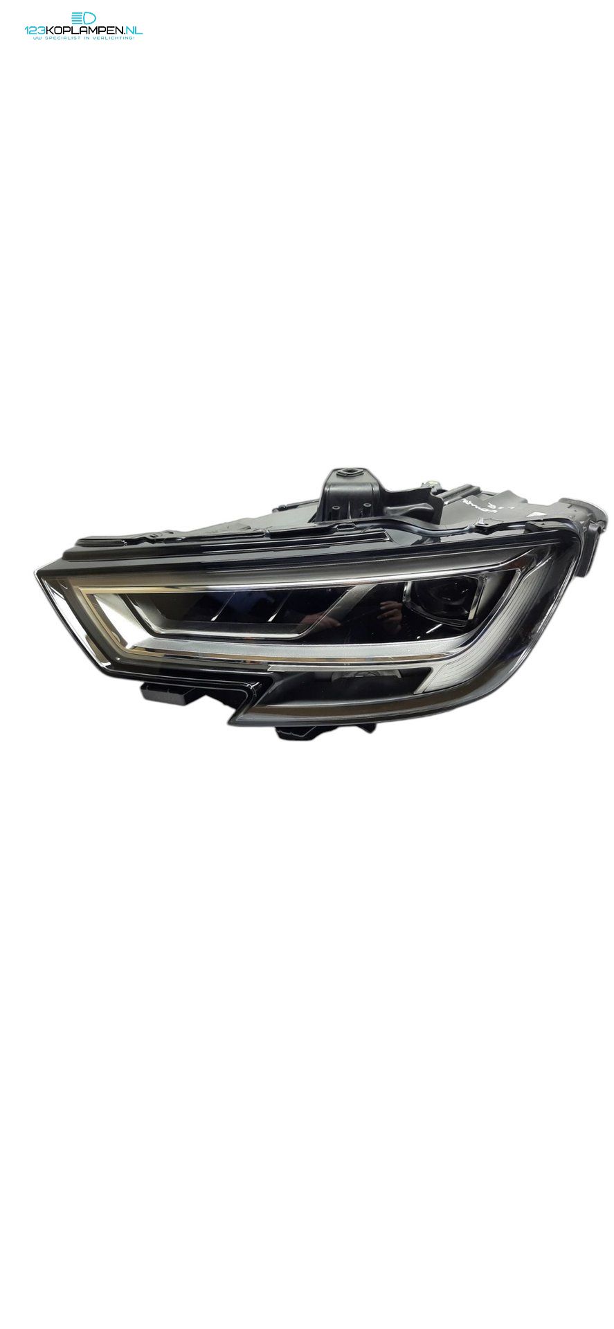 Audi A3 8V Facelift Full LED Matrix Headlight Left 8V0941035 headlight left and right usado en Menorca