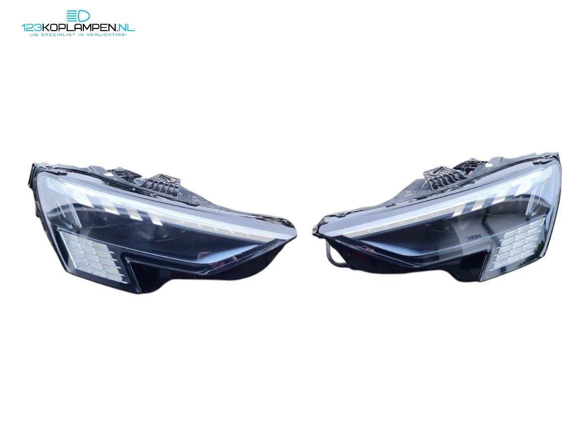 Audi A3 RS3 8Y Matrix Dynamic LED koplampen set 8Y0941035F 8Y0941036F headlight left and right usado en Menorca