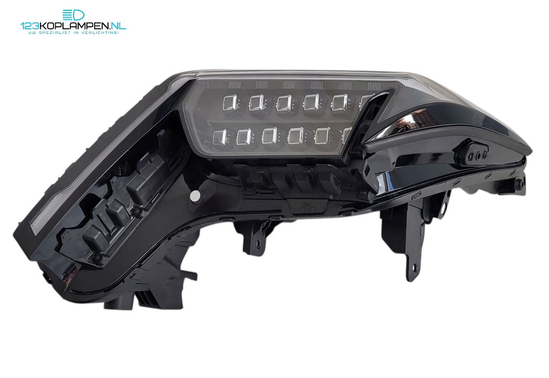 Audi A3 8Y Sportback LED Taillights Taillight headlight left and right usado en Menorca foto 4