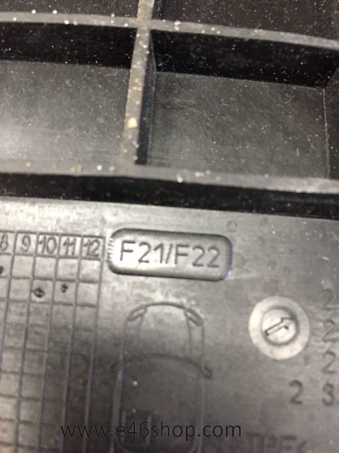 Automatten all weather achterzijde BMW 1 en 2 serie F21 F22 F87 oe 51472297420 car mats single usado en Menorca foto 3