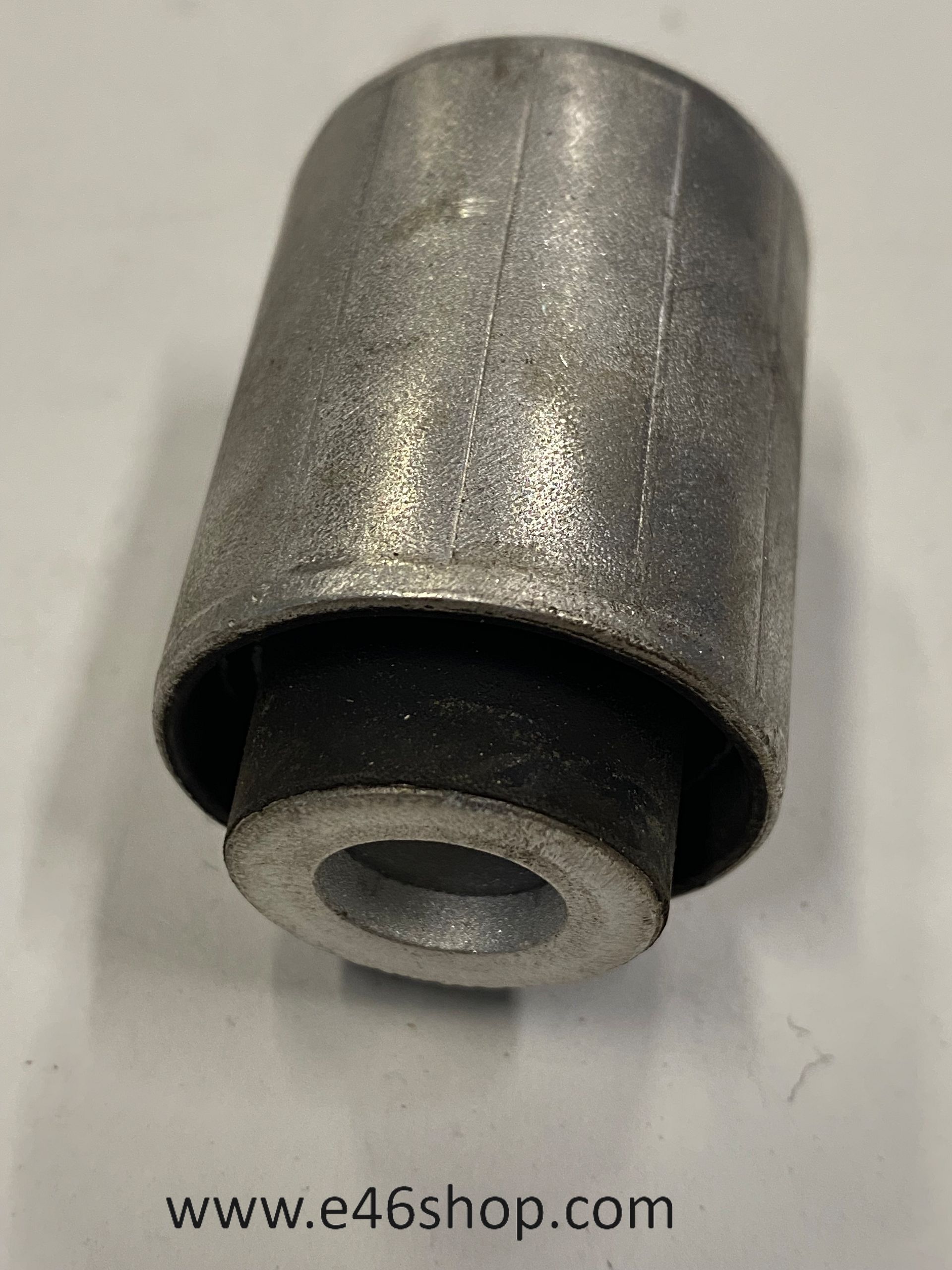 Draagarm rubber BMW Z1 oe 33326770824 originalineel BMW rubber support arm rubber usado en Menorca