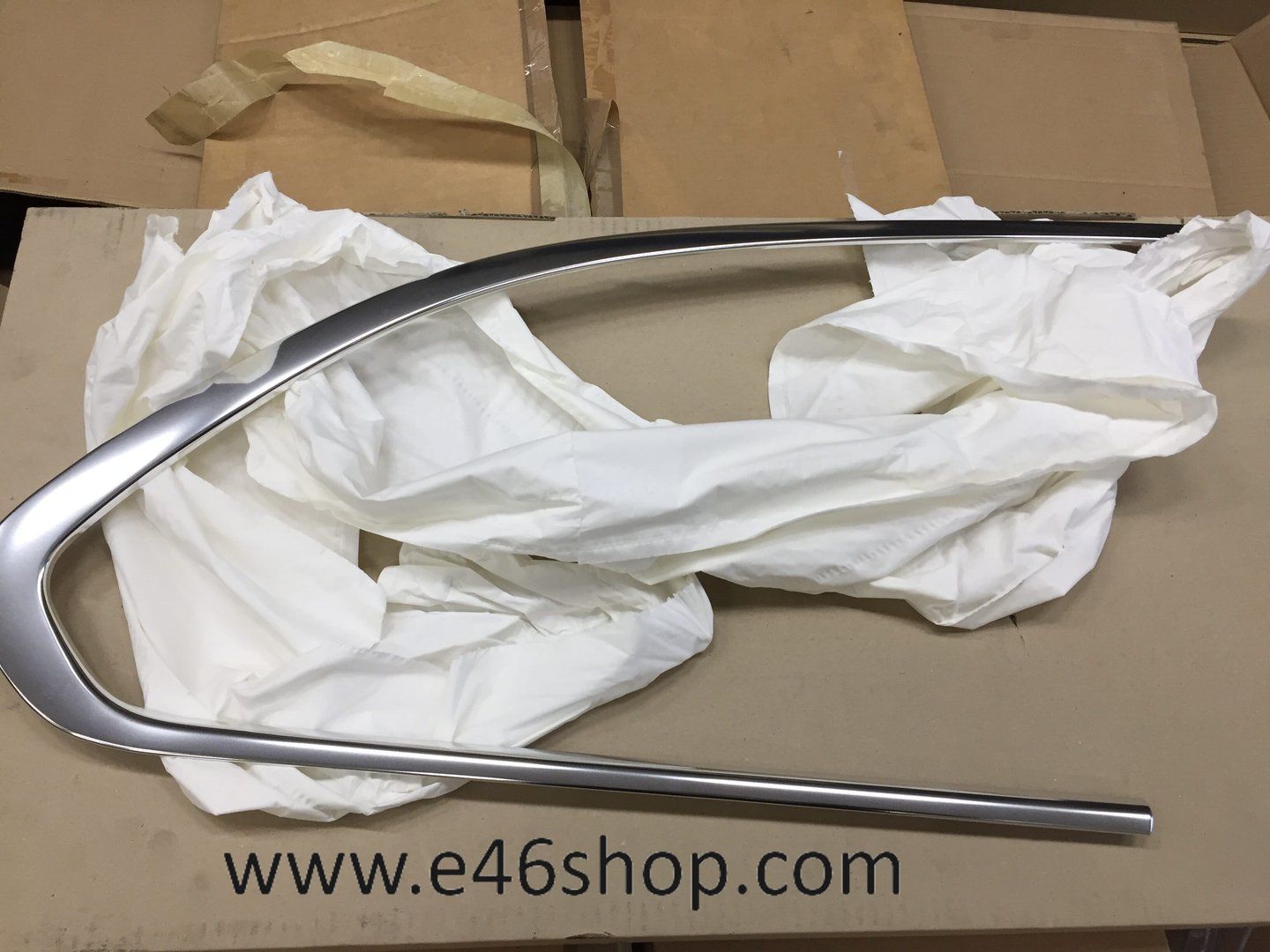 LIJST ZIJRUIT BMW 5"F11 RECHTS OE 51377248806 rear window usado en Menorca