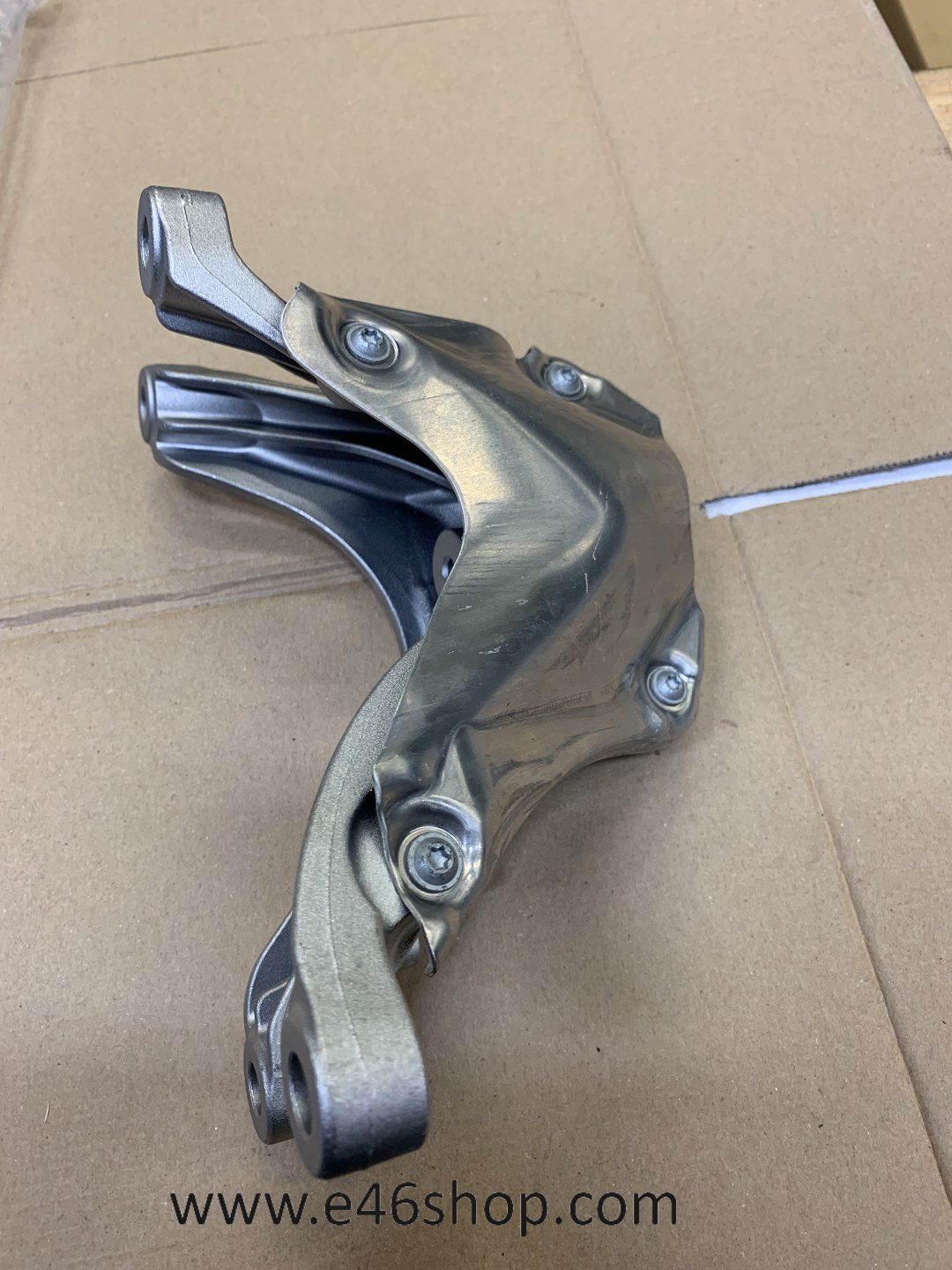 MOTORSTEUN BMW M340i Z4 M40i oe 22116876202 engine mount engine rubber usado en Menorca foto 4
